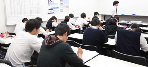 対話型の熱い集団授業にこだわる!