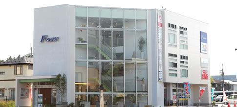 きれいな教室&大規模校舎!さらに自習室も完備!